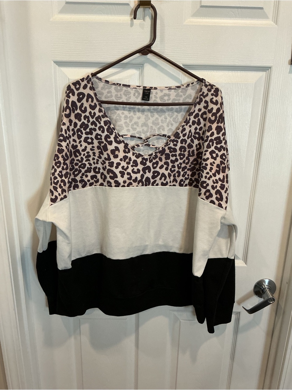 SHEIN Purple Leopard Colorblock V-Neck Pullover